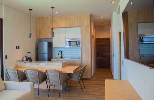 Cerritos Apartamento | Vista de playa y alberca de lujo