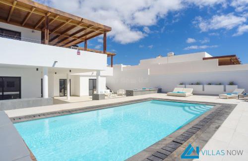 Puerto Calero Villa | Vista Del Mar by Villas Now Ltd