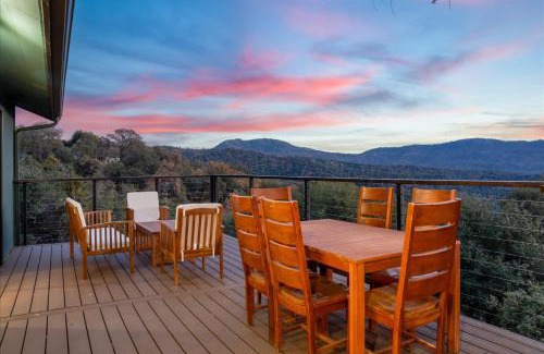 Oakhurst Casa | Vista Haven with stunning views/hot tub/mini golf