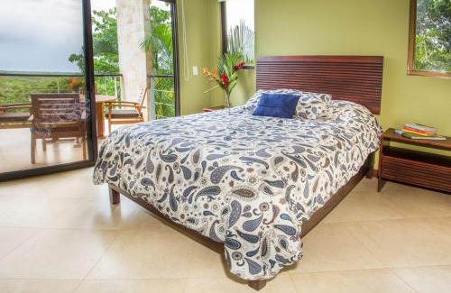 Parrita Casa | Vista Pacifica - Breathtaking Views and Peaceful Atmosphere Amazing Views & WiFi