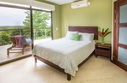 Parrita Casa | Vista Pacifica - Breathtaking Views and Peaceful Atmosphere Amazing Views & WiFi