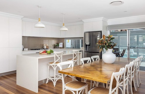 Corlette Casa | Vista Port Stephens - Luxurious Coastal Retreat with Heated Pool.