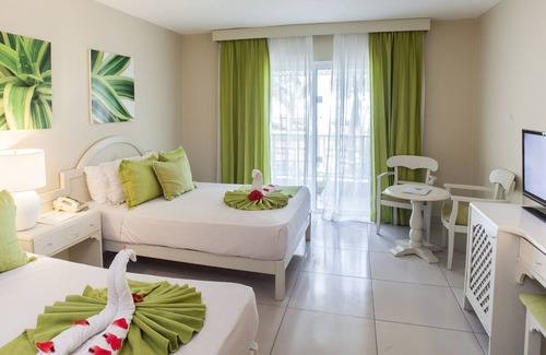 El Cortecito Complejo | Vista Sol Punta Cana Beach Resort & Spa - All Inclusive