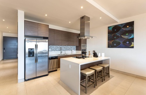 El Tezal Apartamento | Vista Vela Luxury Ground Floor Terrace & BBQ!
