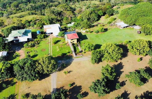 Esparza Apartamento | Vista verde en el Pacífico a 1 kilómetro de la carretera interamericana
