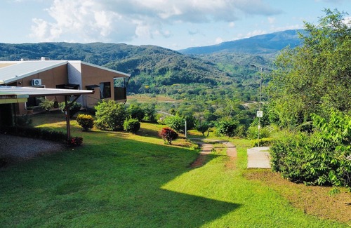 Esparza Apartamento | Vista verde en el Pacífico a 1 kilómetro de la carretera interamericana