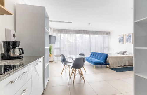 Curridabat Apartamento | Vista Verde iFreses, 2nd floor! AC, TV and Pool