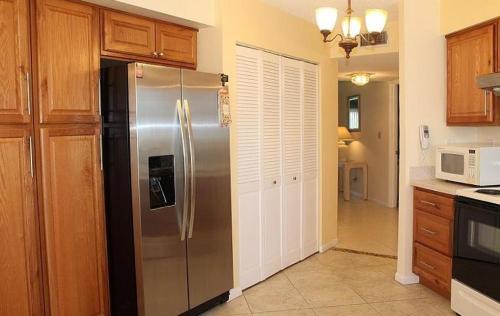 St. Petersburg Casa | Vista Verde W Light and Bright Golf Course Villa