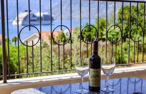 Dobrota Apartamento | VistaPool Residence Kotor