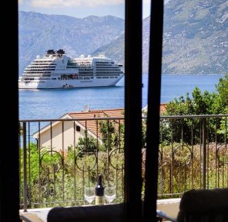 Dobrota Apartamento | VistaPool Residence Kotor