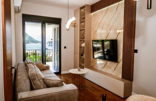 Dobrota Apartamento | VistaPool Residence Kotor