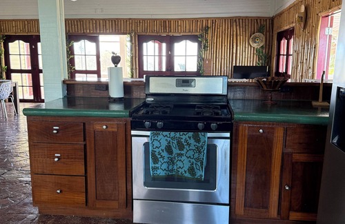 Politilly Bight Casa | Vistas 360 Yellow – 3 Bedroom Paradise Home
