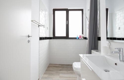 Vitan Apartamento | Vitan Central Oasis - SUN --FREE Parking--Self Check-in--