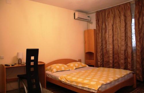 Sector 4 Apartamento | Vitan modern apartment, sleeps 4
