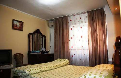 Sector 4 Apartamento | Vitan modern apartment, sleeps 4