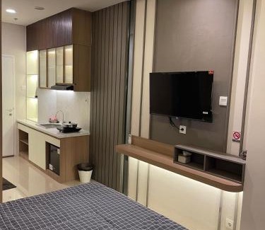 Surabaya Apartamento | Vittorio Apartment Wiyung 1BR sby wifi smtv by ASH