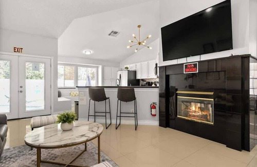 Green Valley Casa | Viva Las Vegas - Newly Remodeled 4BR house