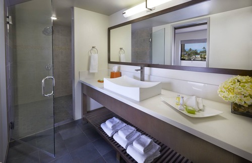 Waikiki Hotel | Vive Hotel Waikiki