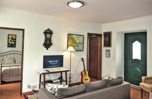 Praia da Vitoria Casa | Vivenda Gomes AL