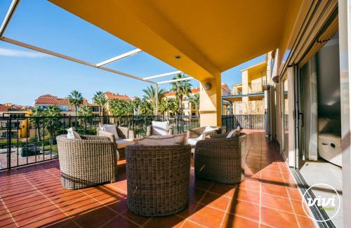 Alhaurín de la Torre Apartamento | ViVi Homes - Casa Duque Pool, Terrace & Golf