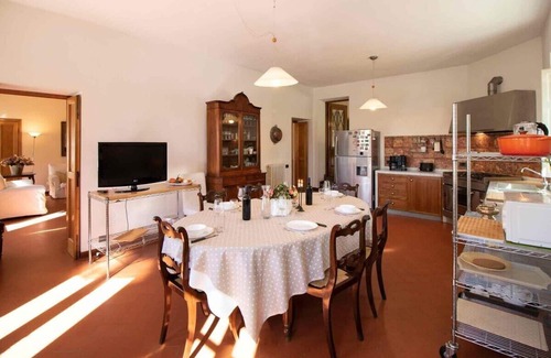 Capannori Villa | VIVI - villa con piscina privada. WiFi gratuito. Lucca.