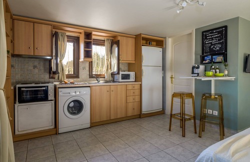 Ntomata Apartamento | Vivian's Studio - Endless View, Ideal for couples.