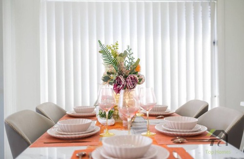 Lidcombe Apartamento | Vivid home in Lidcombe
