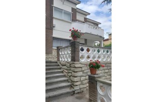 Castejon de Valdejasa Chalet De Esquí | Vivienda Rural Casa del Medico