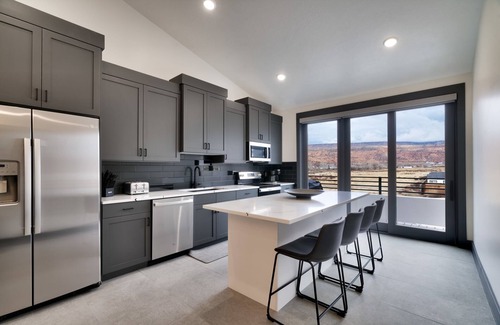 Moab South Valley Condominio | Vizcaya #6 - Moab's Newest Luxury Rental (Hot Tub)