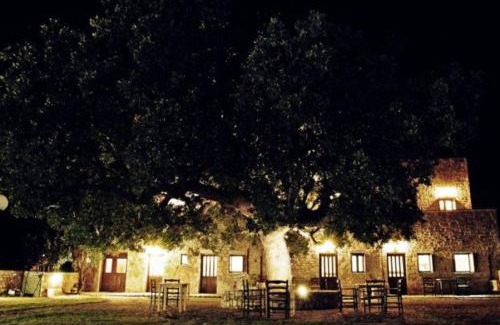 Pyrgou Dirou Casa | Vlyhada Guesthouse