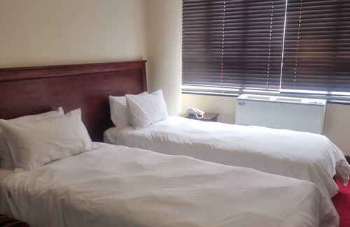 Newtown Hotel | VMCC