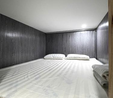 Cam Le Hotel | VNJ Capsule 388