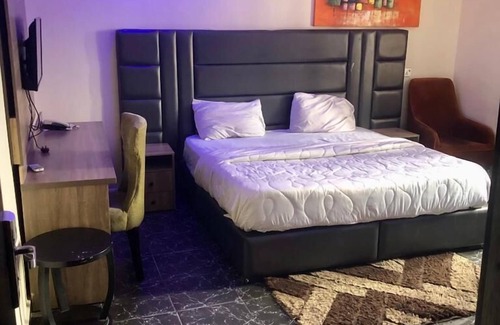 Obiaruku Hotel | VNN Suites & Resorts