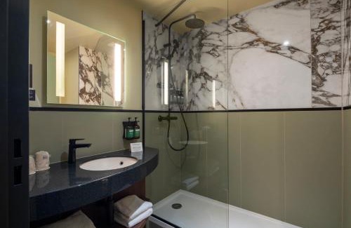 Clichy Hotel | voco Paris - Porte de Clichy by IHG