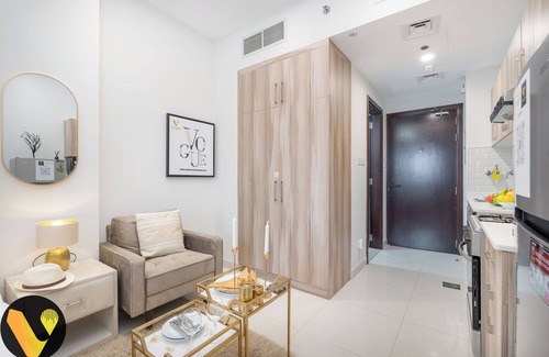 Dubai Sports City Apartamento | Vogue Studio at Hera Tower Sports City