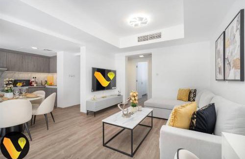 Emirates Hills Villa | Vogue Villa Near Golf/Ski Dubai/Ibn Battuta Mall
