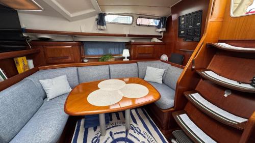 Gruissan Alquiler De Eote | Voilier à quai