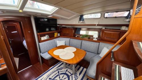 Gruissan Alquiler De Eote | Voilier à quai