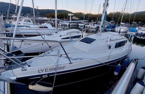 Aix-les-Bains Alquiler De Eote | Voilier Sunbeam Yachts 27,5 à quai au Grand Port Aix les Bains