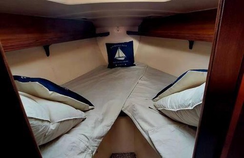 Aix-les-Bains Alquiler De Eote | Voilier Sunbeam Yachts 27,5 à quai au Grand Port Aix les Bains