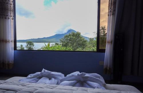 El Fósforo Apartamento | Volcano & Lake View Oasis with Scenic Tub