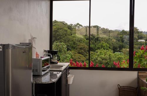El Fósforo Apartamento | Volcano & Lake View Oasis with Scenic Tub