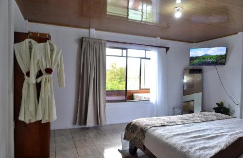 El Fósforo Casa | Volcano & Lake Arenal View Suite with Soaking tub