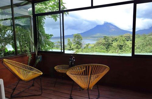 El Fósforo Casa | Volcano & Lake Arenal View Suite with Soaking tub