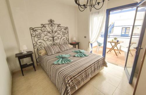Caleta de Famara Apartamento | VolKKanrentals Casa Machín