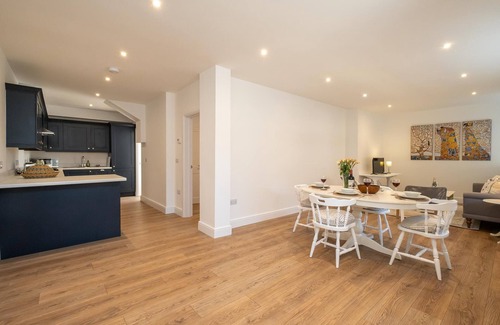Leiston Cabaña | Volunteer Lodge - sleeps 4 guests in 2 bedrooms