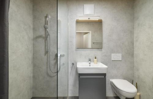 Dornbirn Apartamento | VORALIVING - Modernes Neubau Apartment Toplage - Perfekt für Business & Urlaub - WLAN, 24 7 Check-in