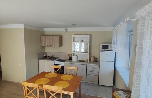 Suuresadama Apartamento | Vormsi ohvitseride maja korter nr 7