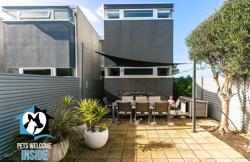 Encounter Bay Casa | PetLet 10: New York Loft Style + Pet Friendly