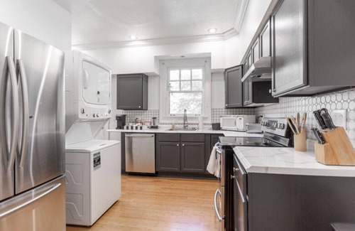 Meridian-Kessler Casa | Voted Top Unique Stay | Light Show | Central